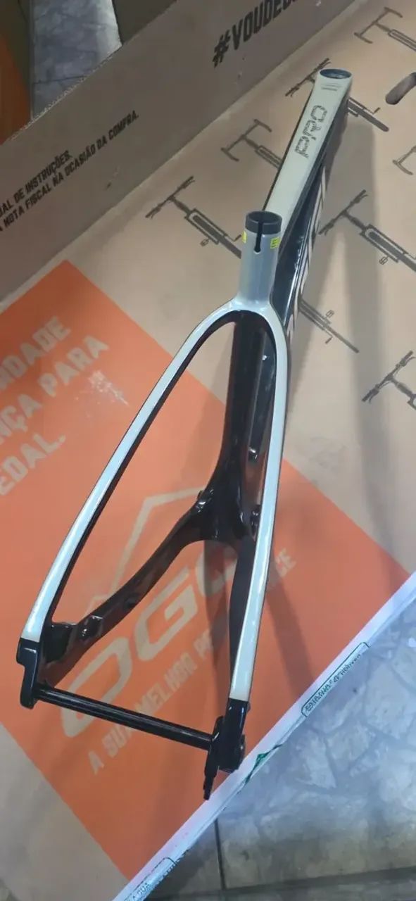 Quadro Oggi Agile Pro Carbono T. 19 L Branco / Preto - Foto 2