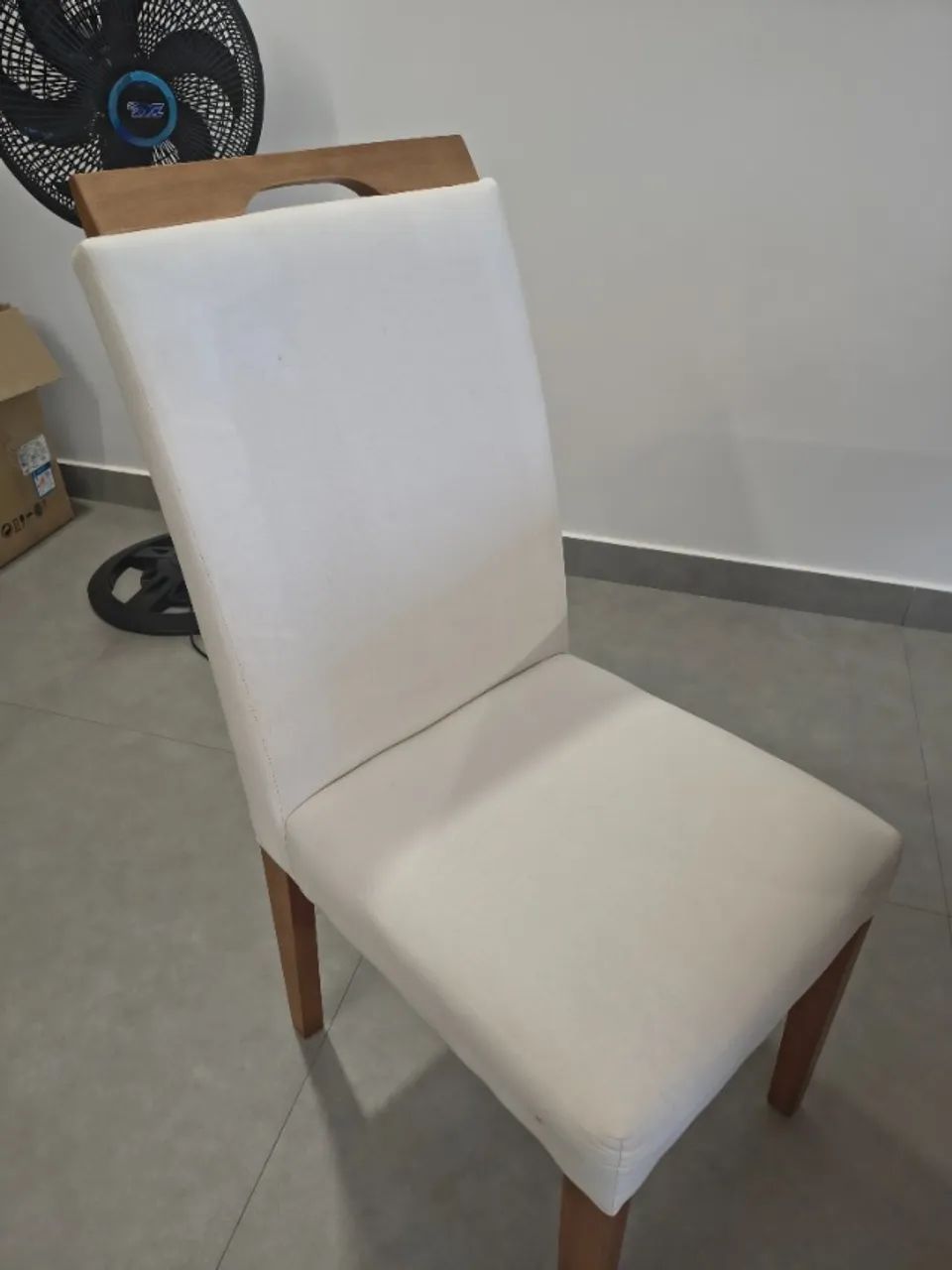 Conjunto de Sala de Jantar Retangular com 6 Cadeiras - Excelente Estado!