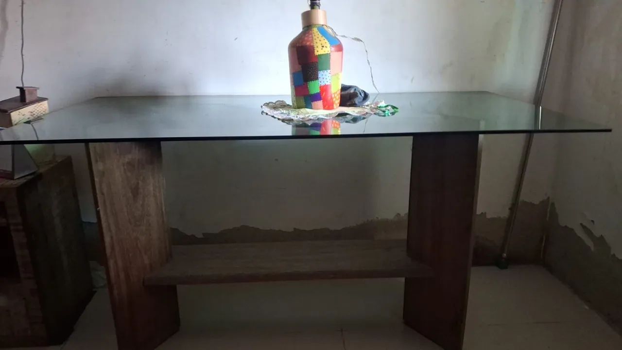 Mesa madeira e blindex