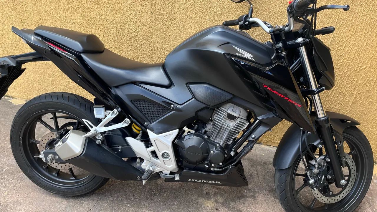 Cb 300