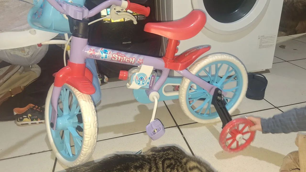 Vendo bicicleta infantil menina (stich) - Foto 2