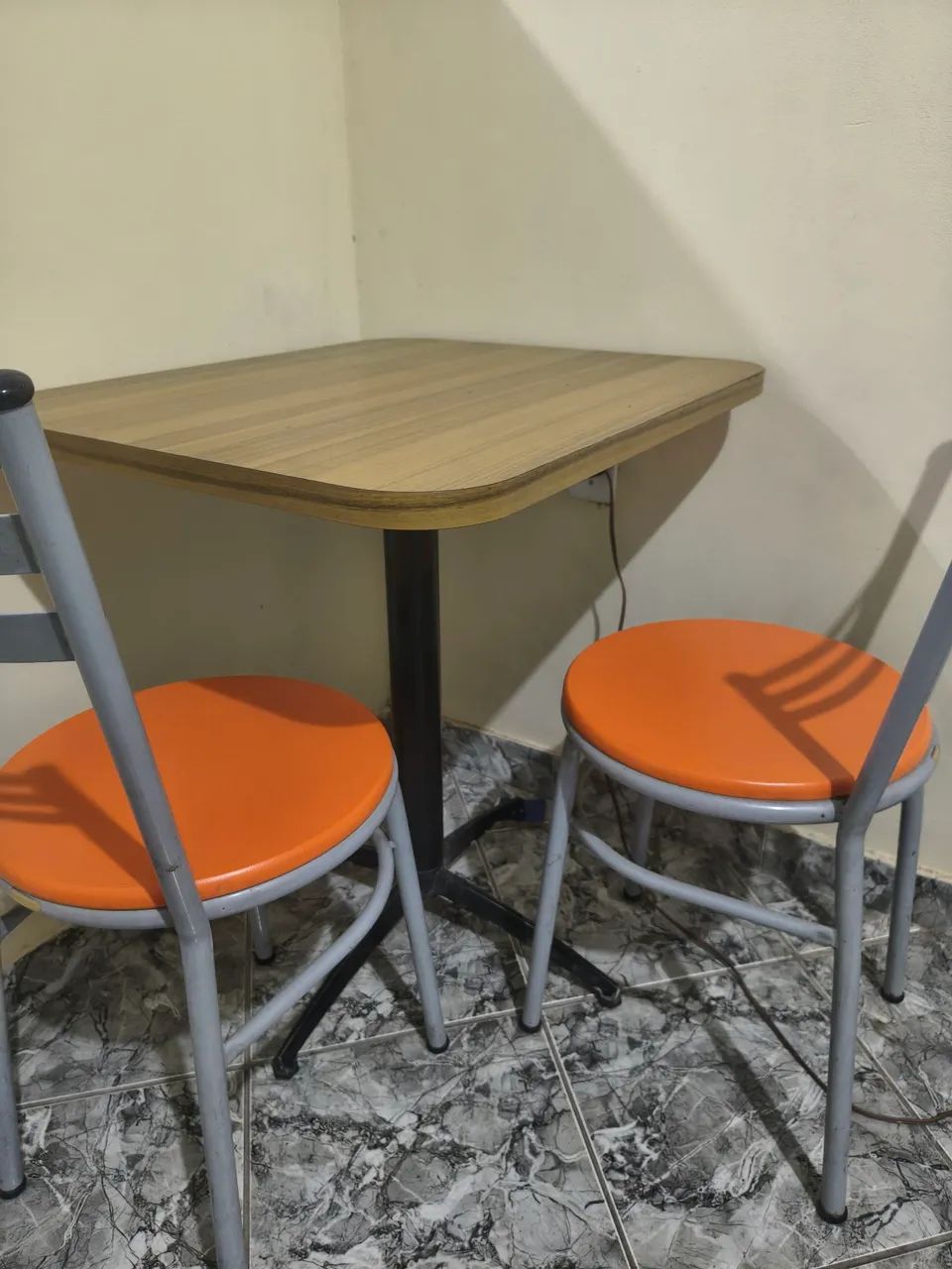 Mesa e Cadeiras - Foto 2