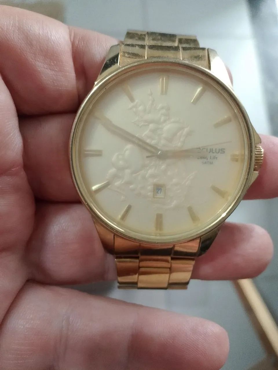 Relógio de pulso dourado  - Foto 2