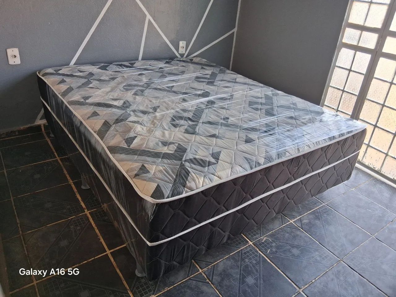 Cama box king de espuma higienizada  - Foto 4