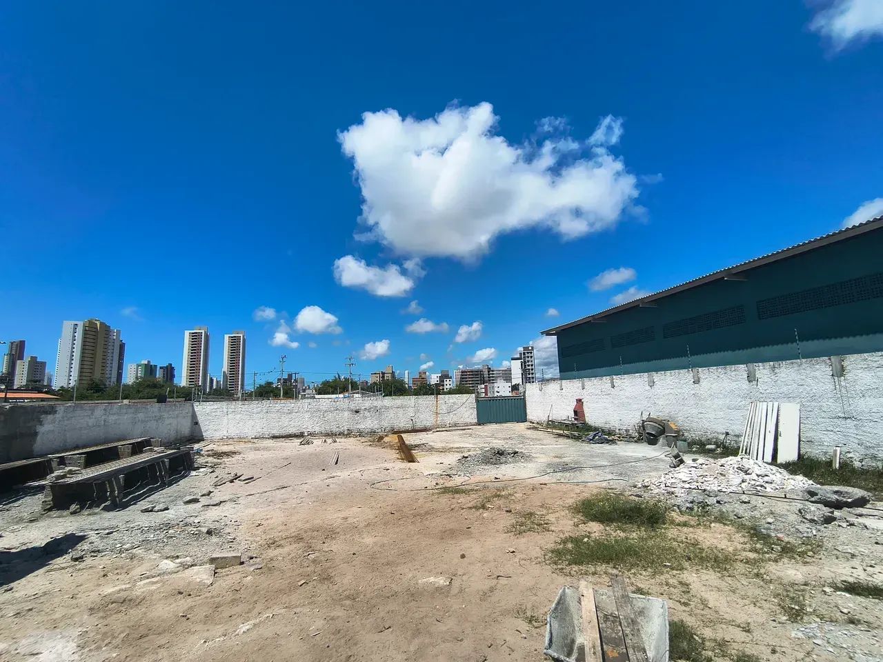 ALUGA-SE TERRENO MURADO MO AEROCLUBE - Foto 4