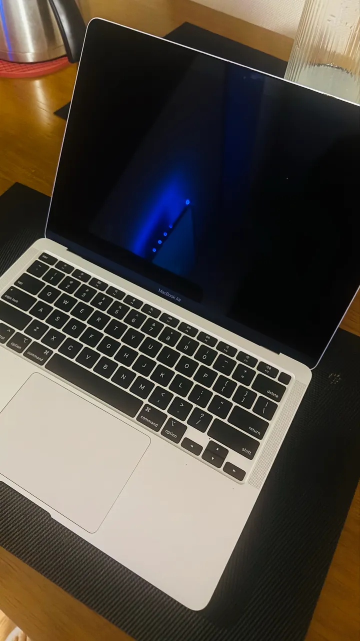 MacBook Air M1 2020 256GB 8GB Space Gray - Impecável / Rápido