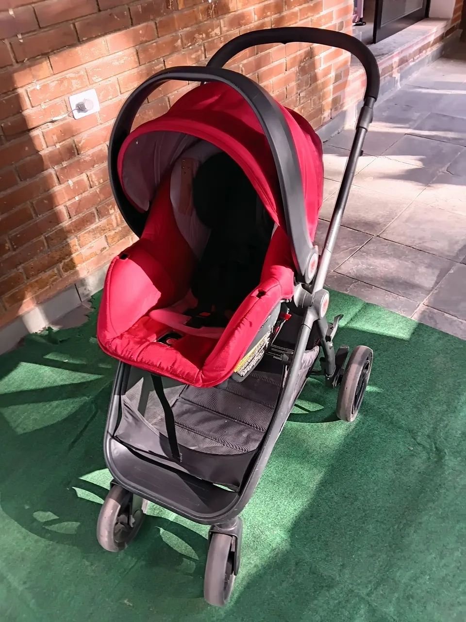 Carrinho Moisés com bebê conforto e base para  assento de carro - Foto 2