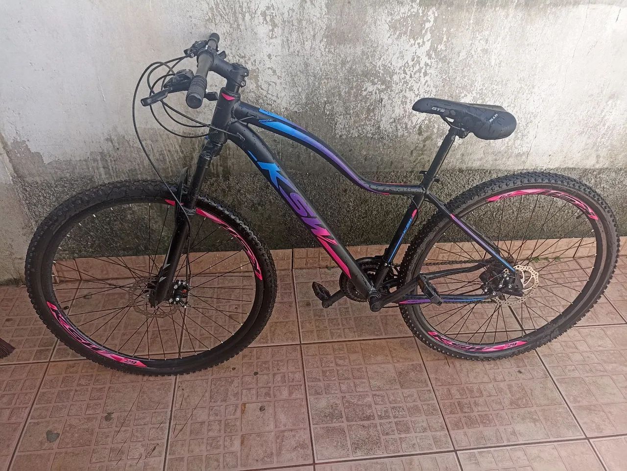 VENDO BICICLETA ARO 29 - EM PERFEITO ESTADO! - Foto 2