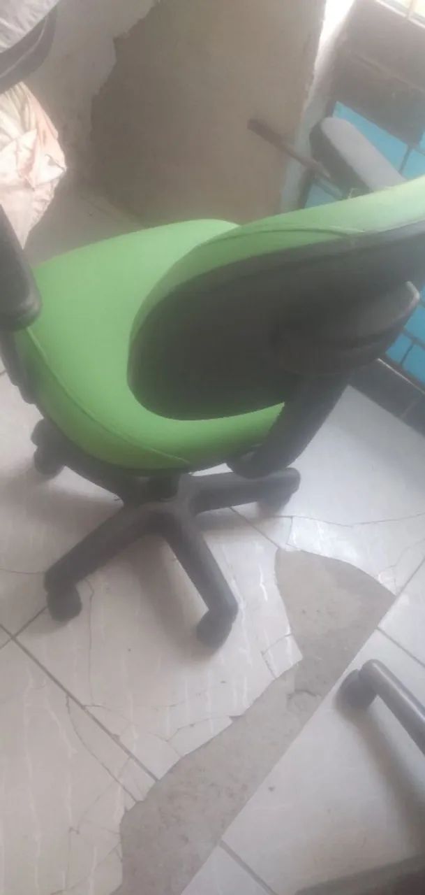 Cadeira escritório com rodinhas  - Foto 2