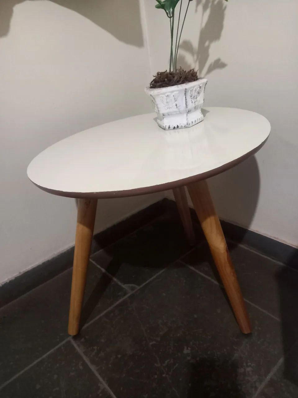Mesinha de canto  retrô