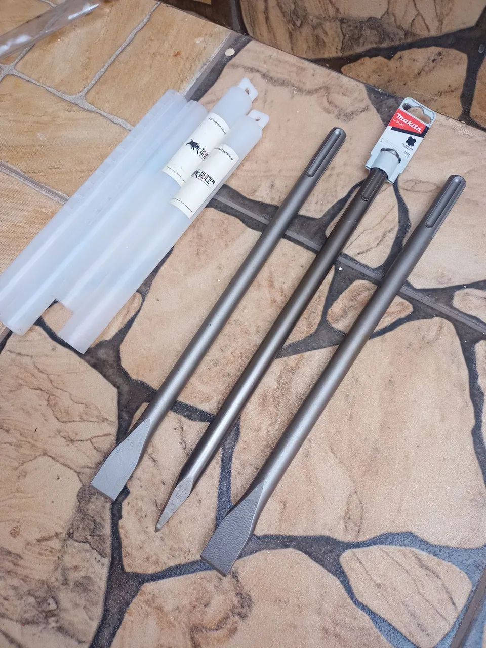 Vendo duas talhadeira e uma ponteira toda às três novas retirada em Águas lindas