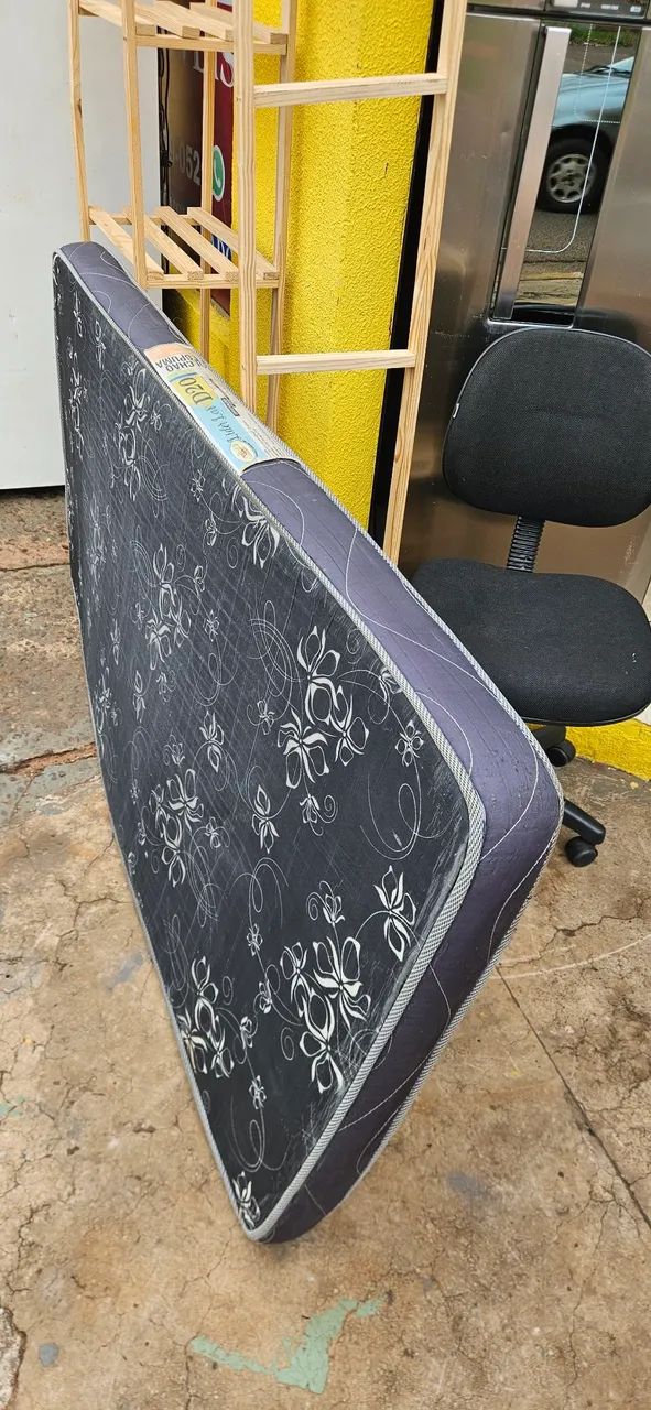 colchao solteiro espuma D20 usado VENDO 