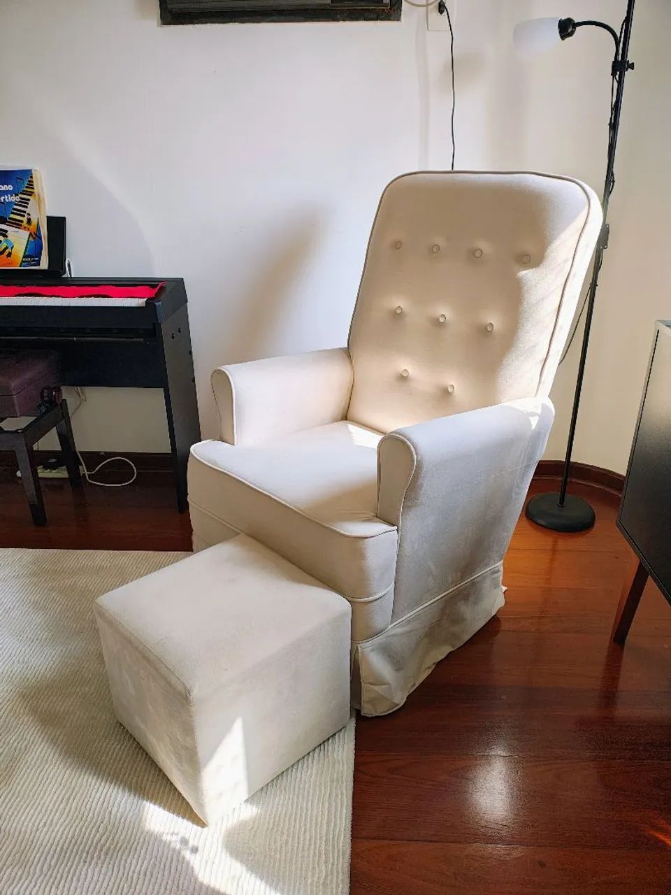 Poltrona de amamentação impecável  - Foto 2