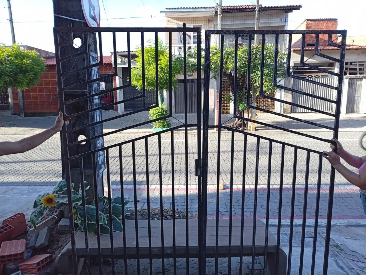 Area Gate447429011530076161