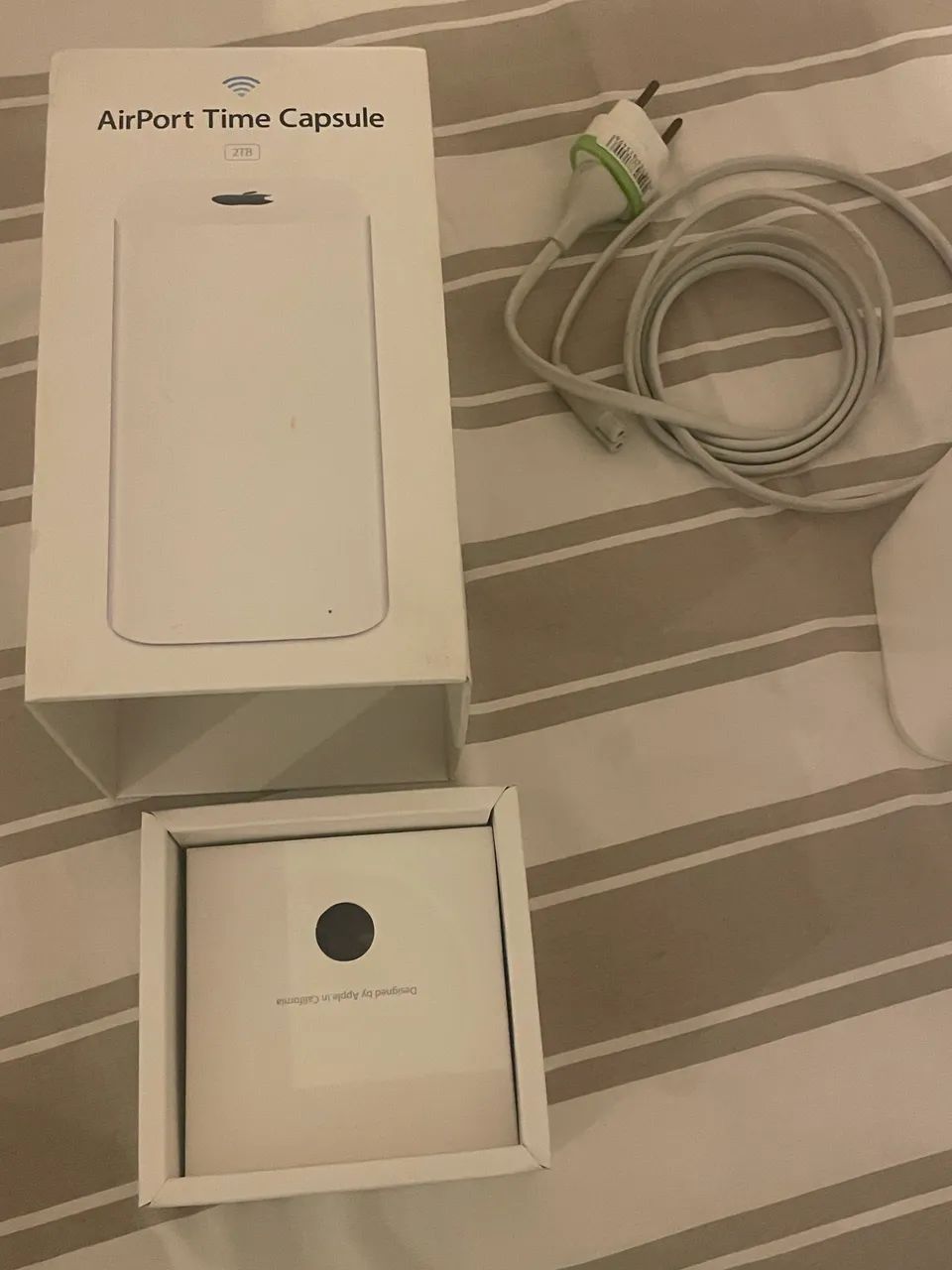 Apple AirPort Time Capsule 2TB - Original com Caixa - Foto 3