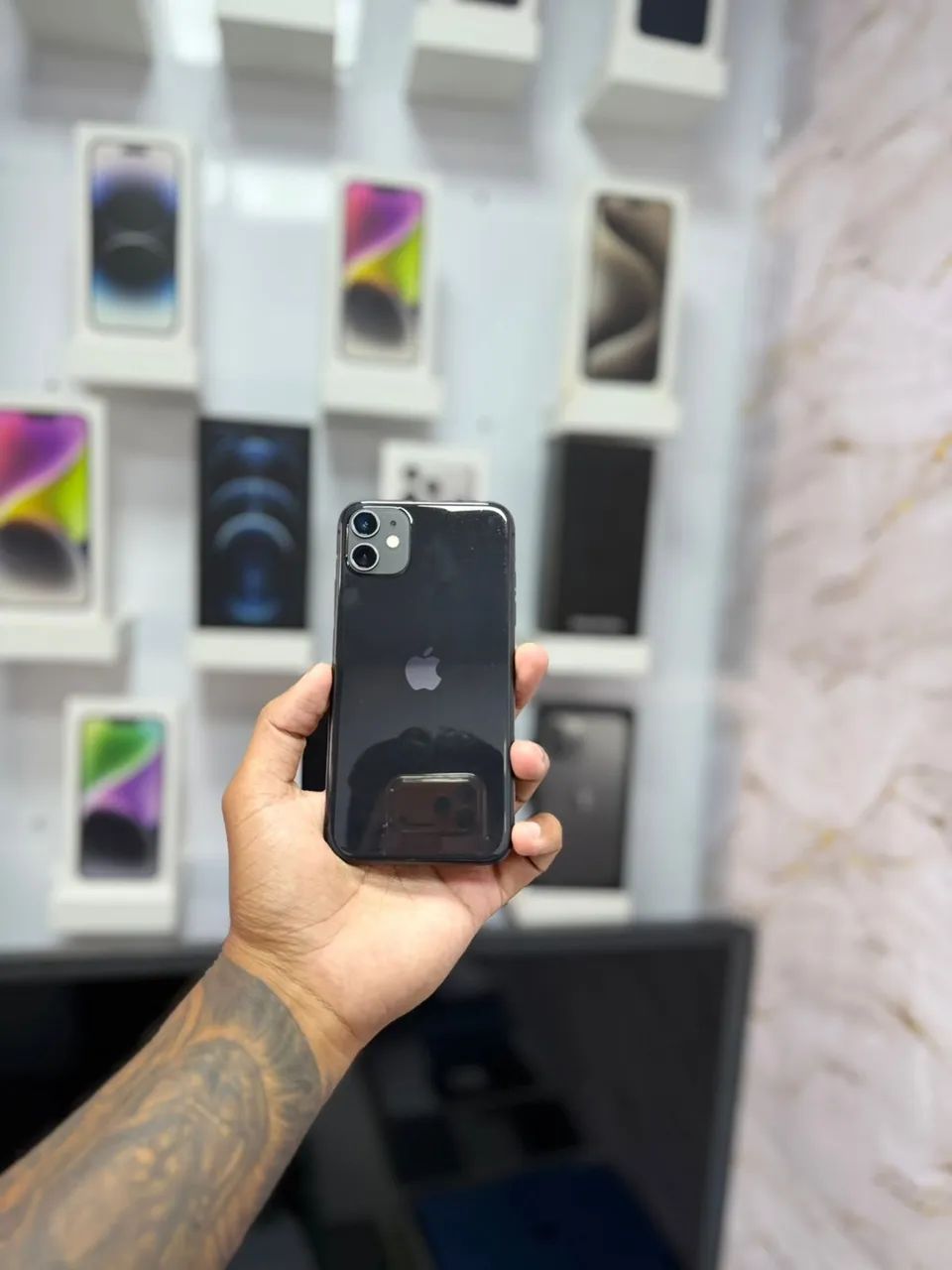 IPHONE 11 - 64GB PRETO ?950,00