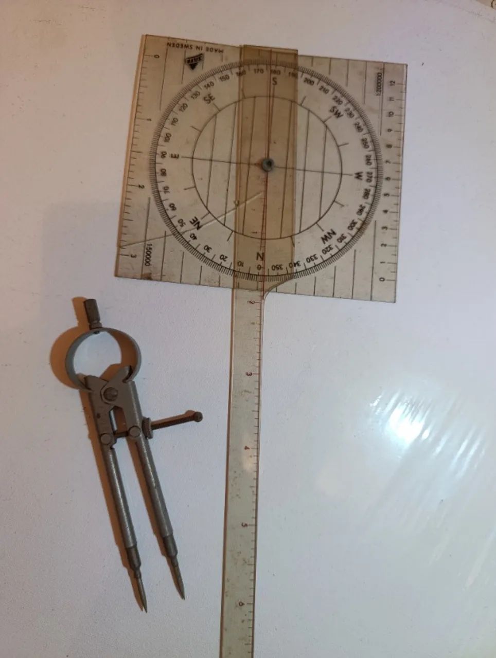 Vendo 7 Cartas Náuticas e instrumentos de navegação - Foto 5