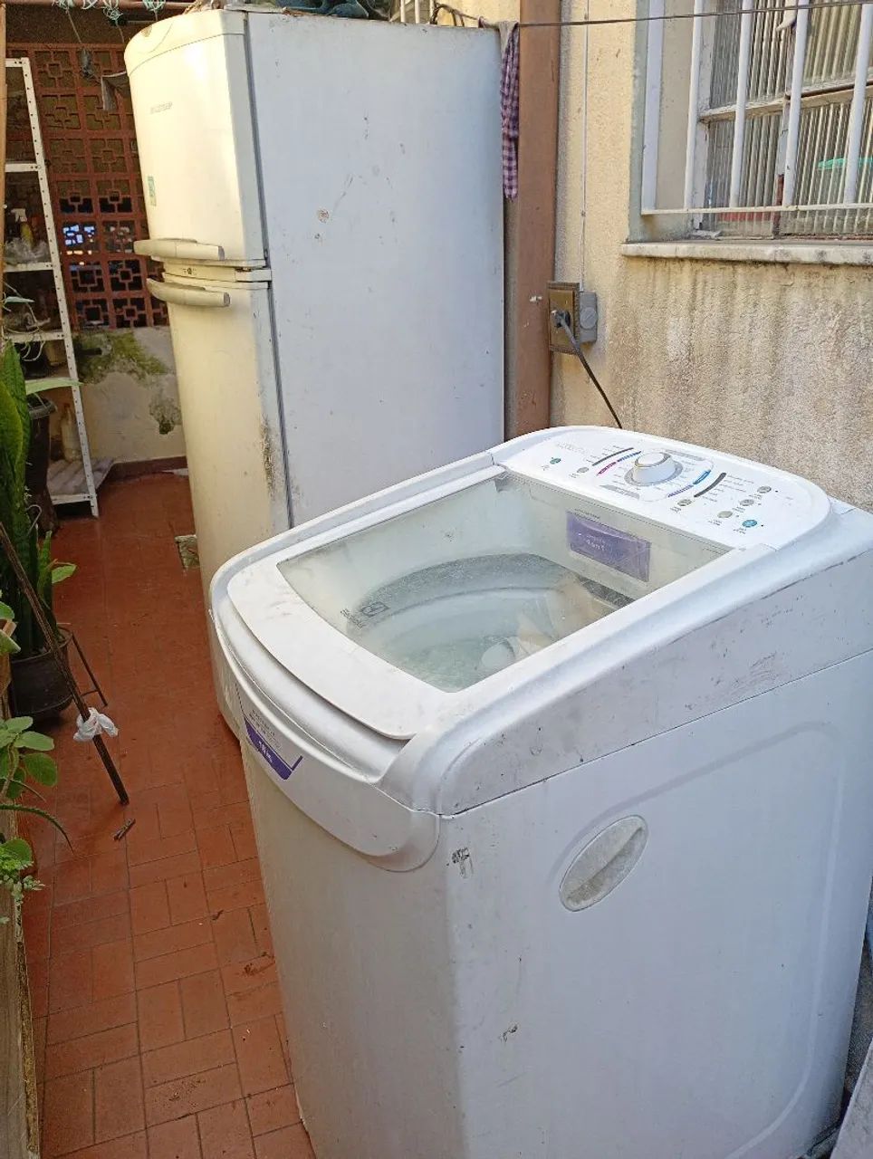 Geladeira e máquina de lavar com defeito  - Foto 2