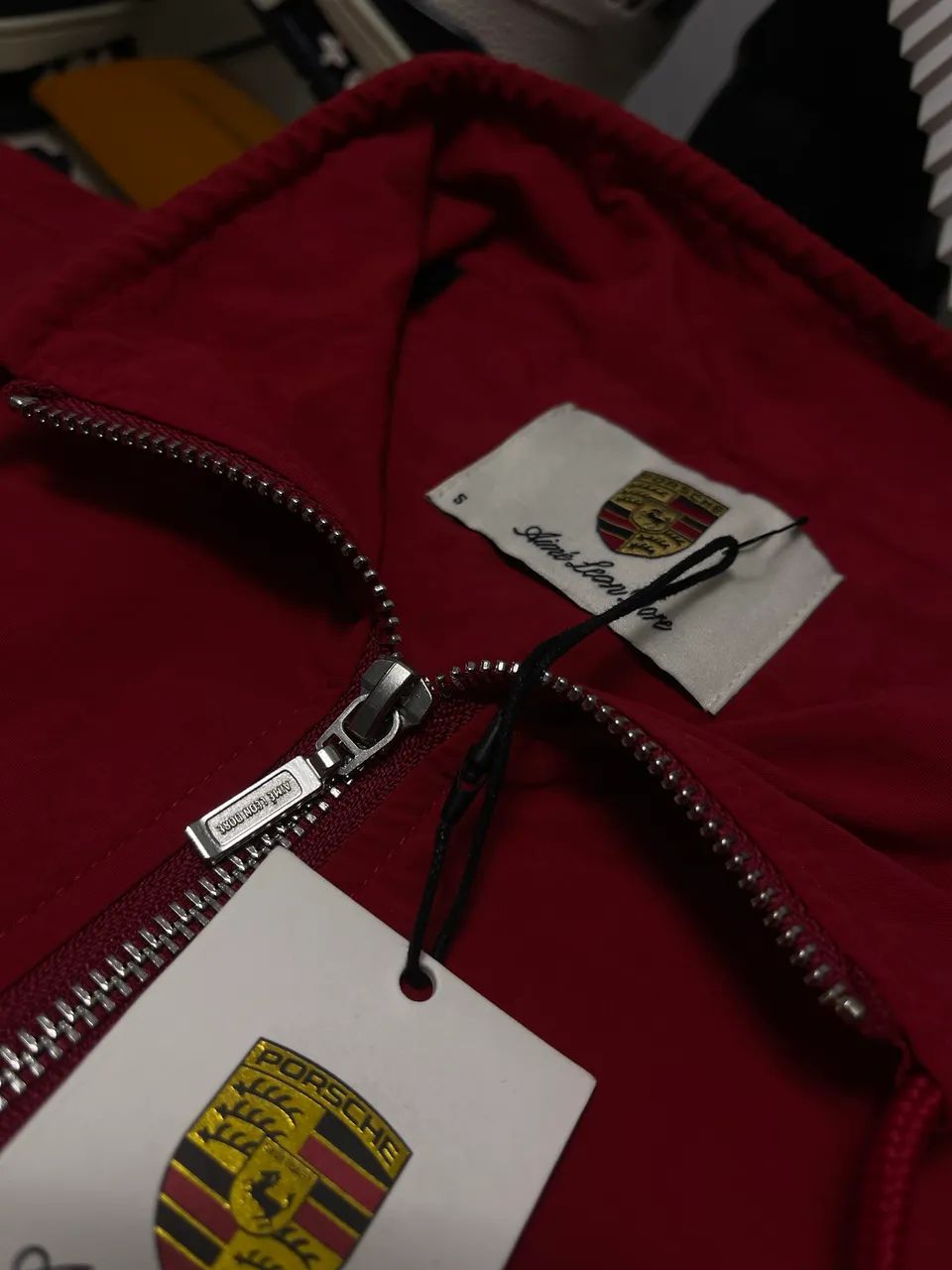 Jaqueta Porsche X Aimé Leon Dore Vermelha Nylon - Foto 4