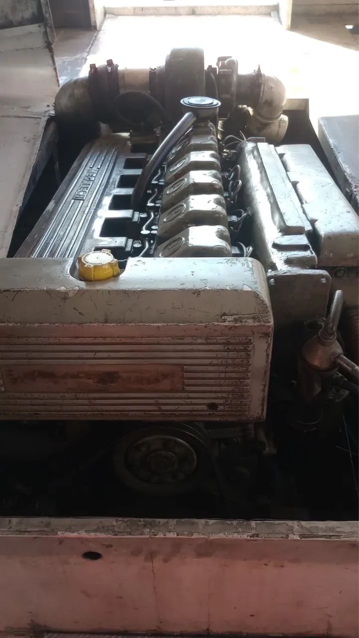 Motor marítimo 447 Mercedez com reversor zf 2x1  - Foto 4