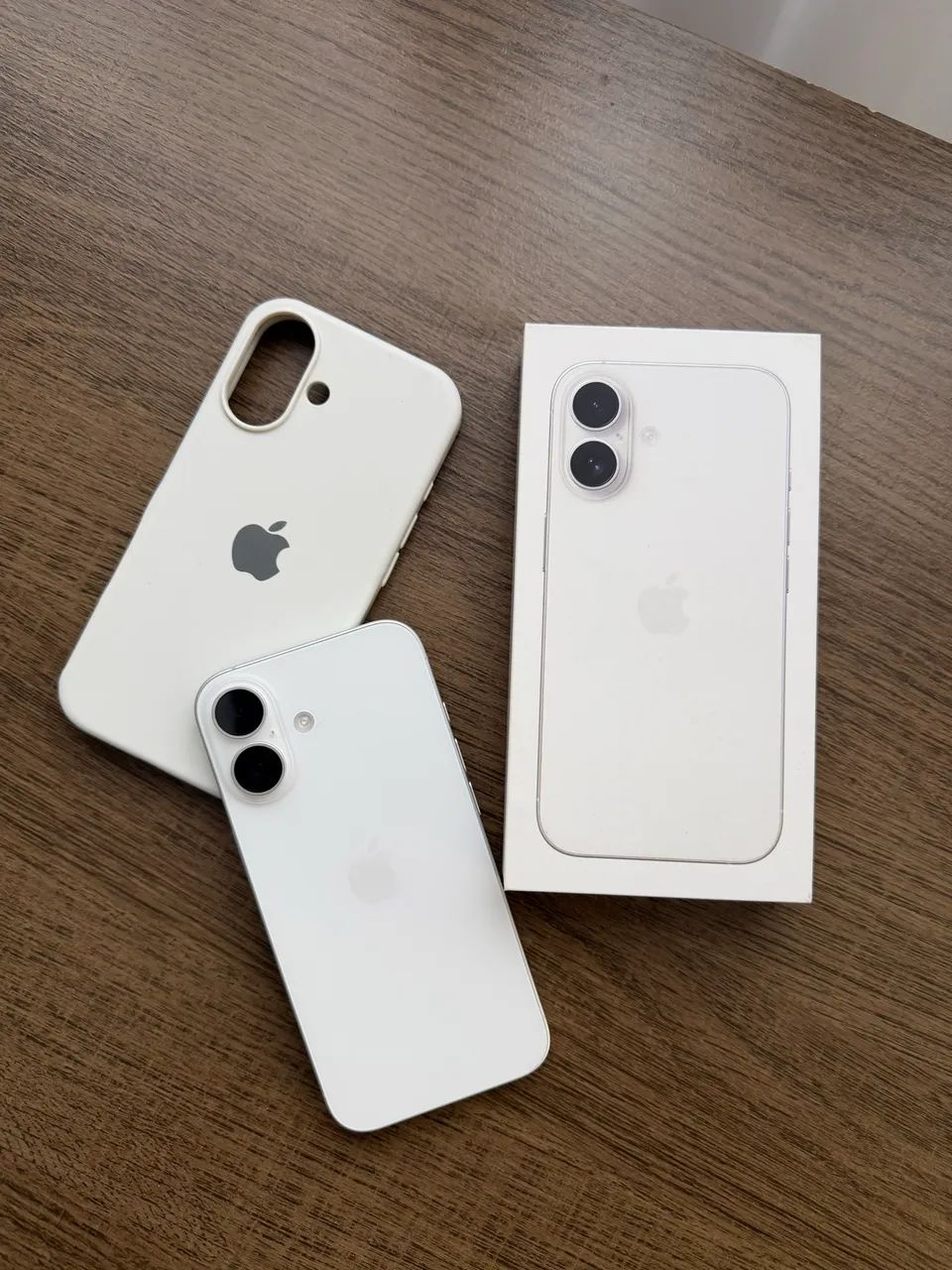 iPhone 16 Branco 256GB | Caixa + cabo USB-C original + capinha.