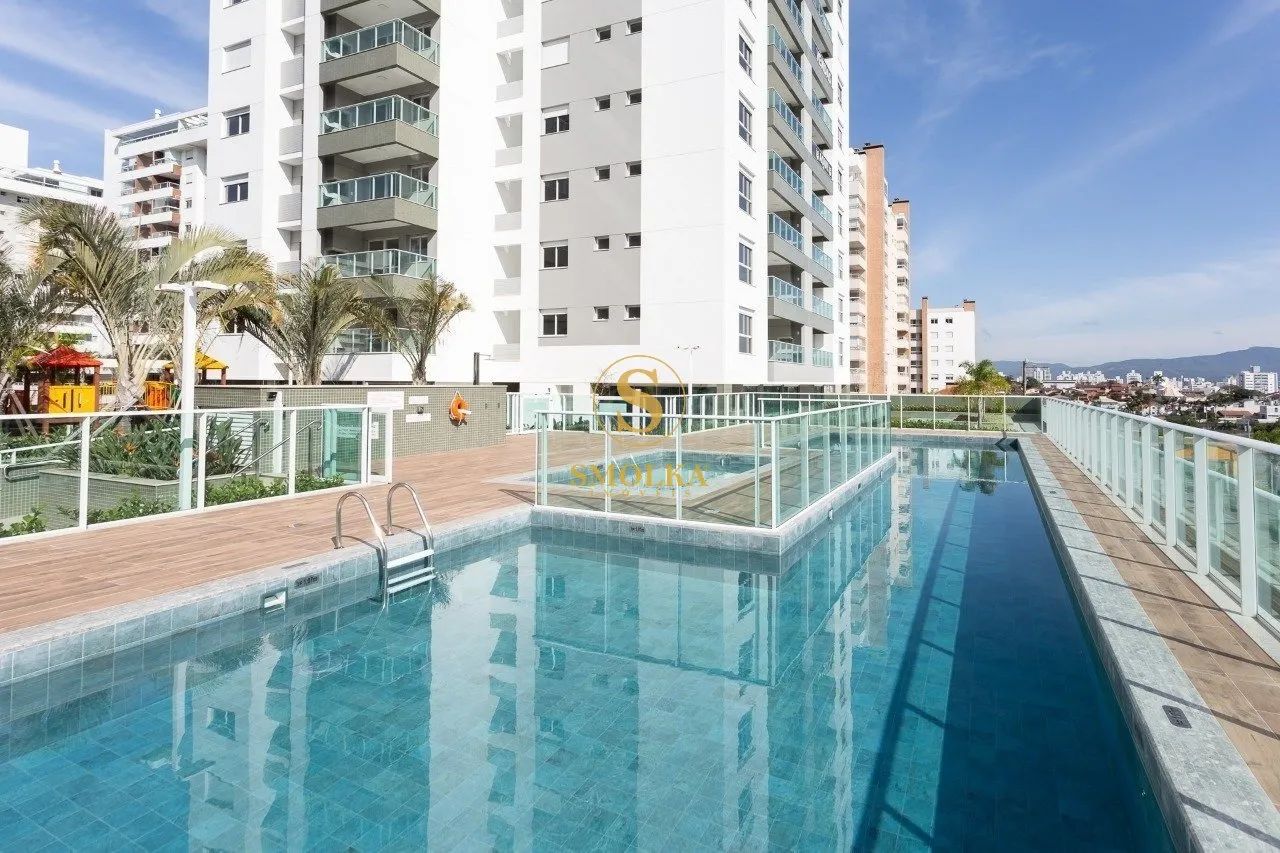 Apartamento novo, semi mobiliado com 102² privativos e 2 vagas