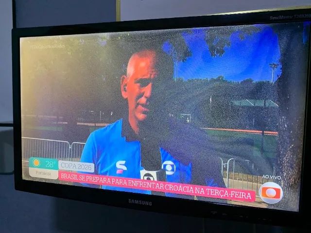 TV SAMSUNG T24B350 - 24 POLEGADAS - PRECISA TROCAR PELÍCULA POLARIZADA - USADA - Foto 3