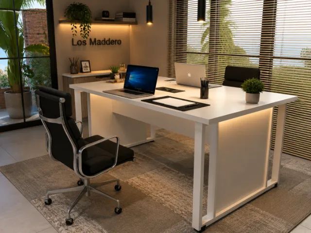 Mesa de Reunião Delluxe. Em Madeira Maciça com Cx de Tomadas: L150cm x P80cm x A74cm