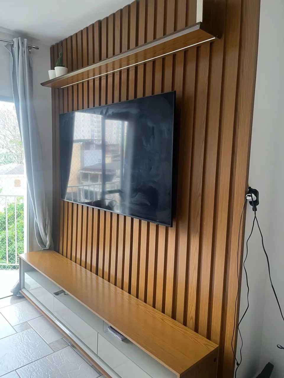 Painel de madeira ripada 