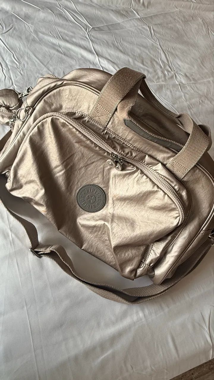 Mala maternidade camama kipling metallic glow bege
