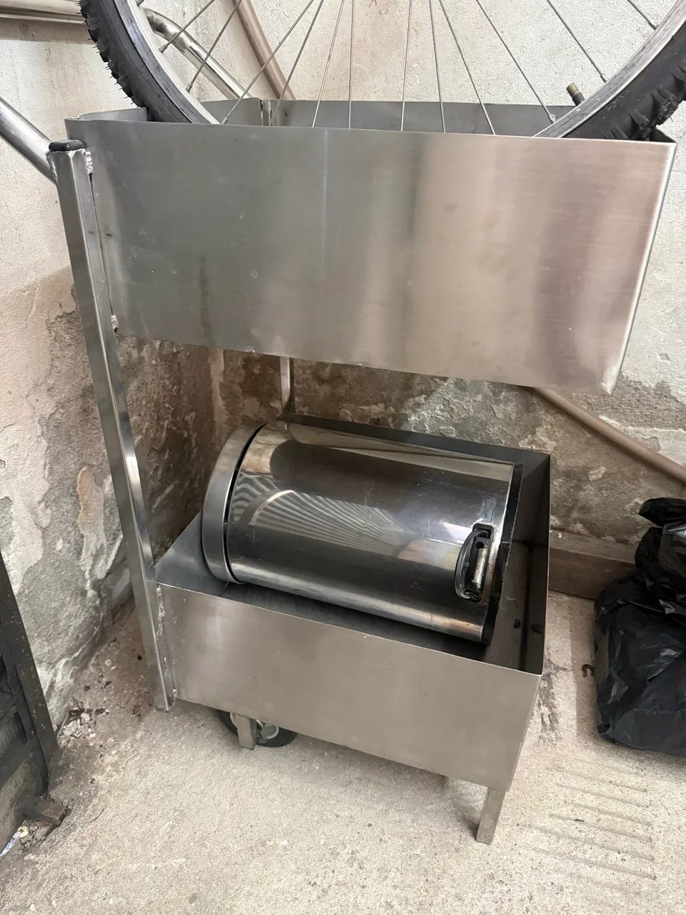 Carrinho de inox  - Foto 3