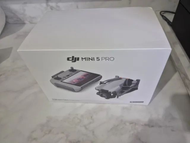 Drone DJI Mini 5 Pro - Fly More Combo (controle RC2 com tela) - Foto 4
