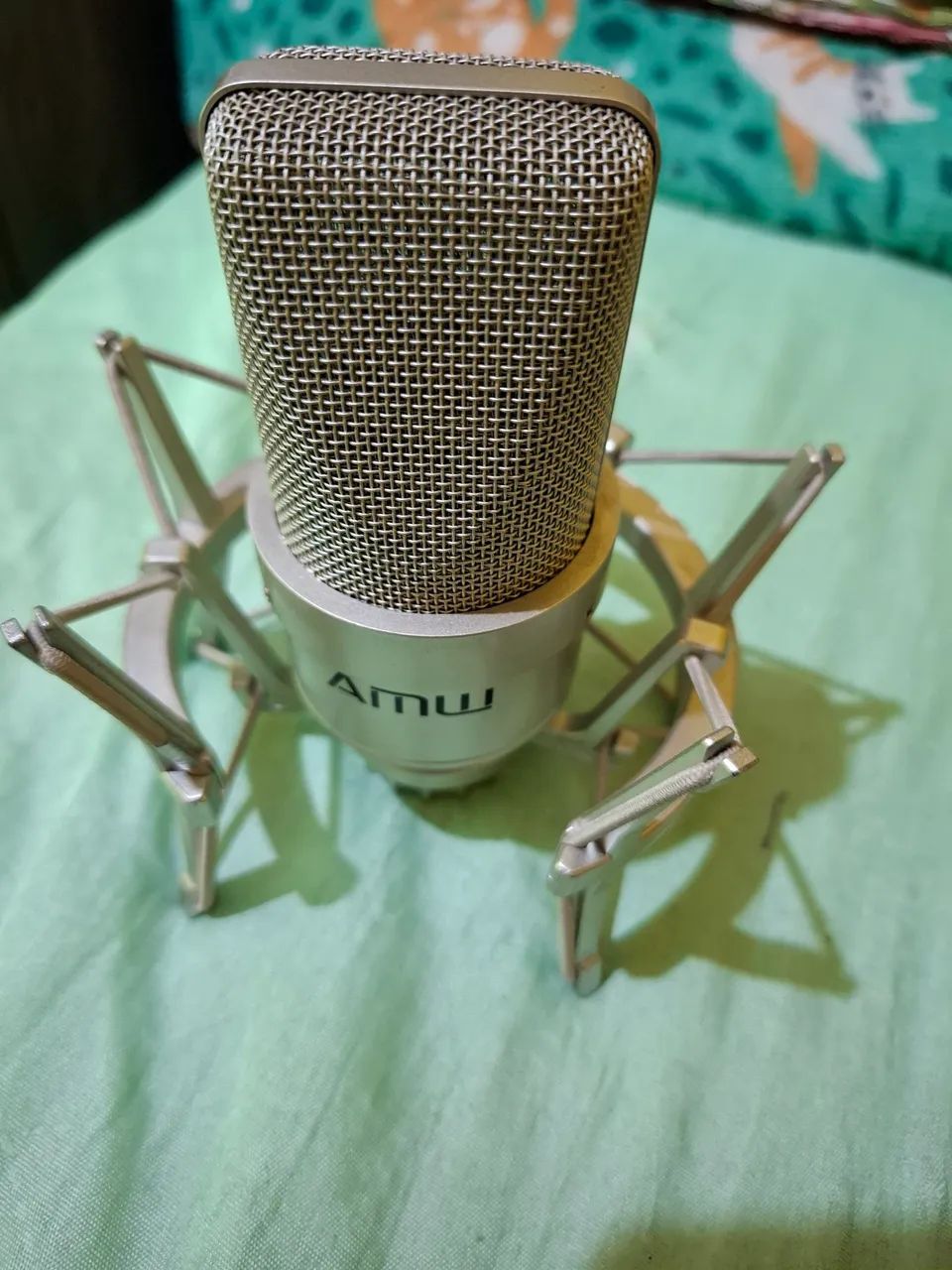 Mic amw 403953828831569920