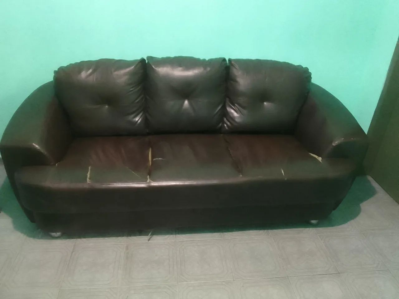 Vendo sofá de couro  - Foto 2