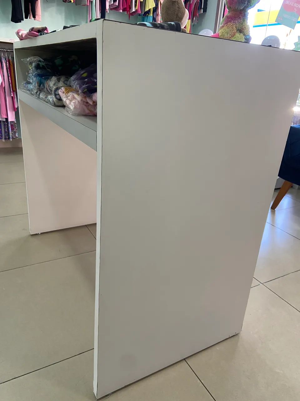 Balcão Expositor para Loja em MDF Branco - Foto 4