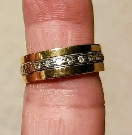 Aliança de ouro 18k com brilhantes