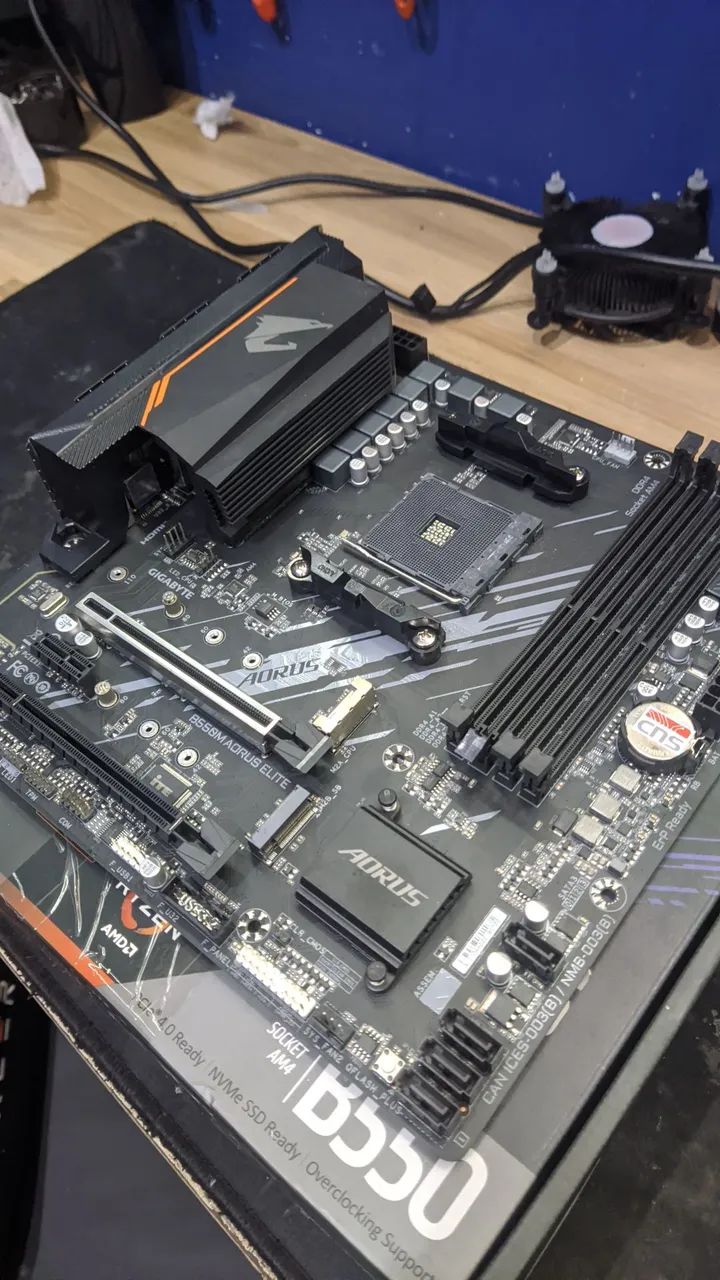 Placa mãe AM4 B550 Aorus Elite  - Foto 2