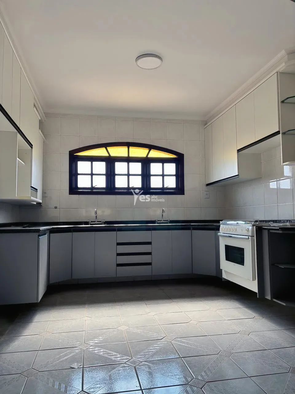 Sobrado para Alugar em Vila Camilópolis, Santo André - 270m² - Sala de Estar e Jantar REF: