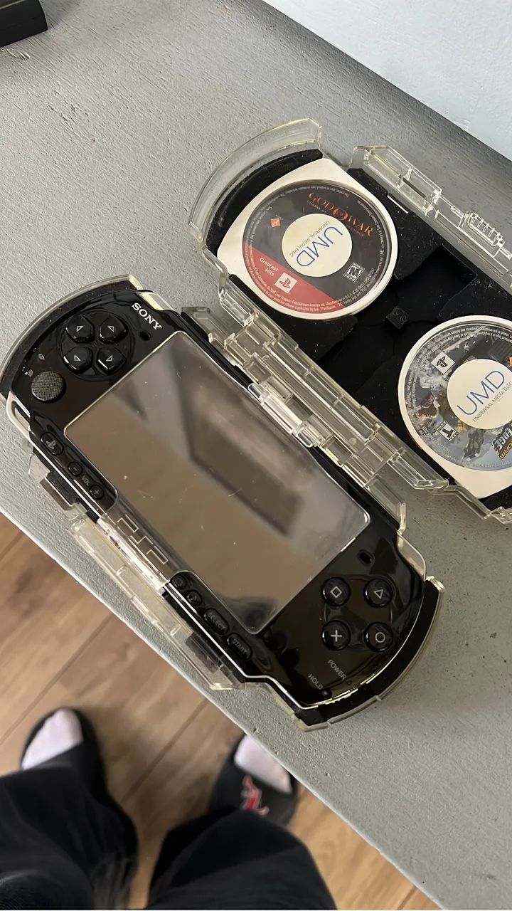 PSP com 3 jogos, troco em Nintendo Switch dou volta. - Consoles de