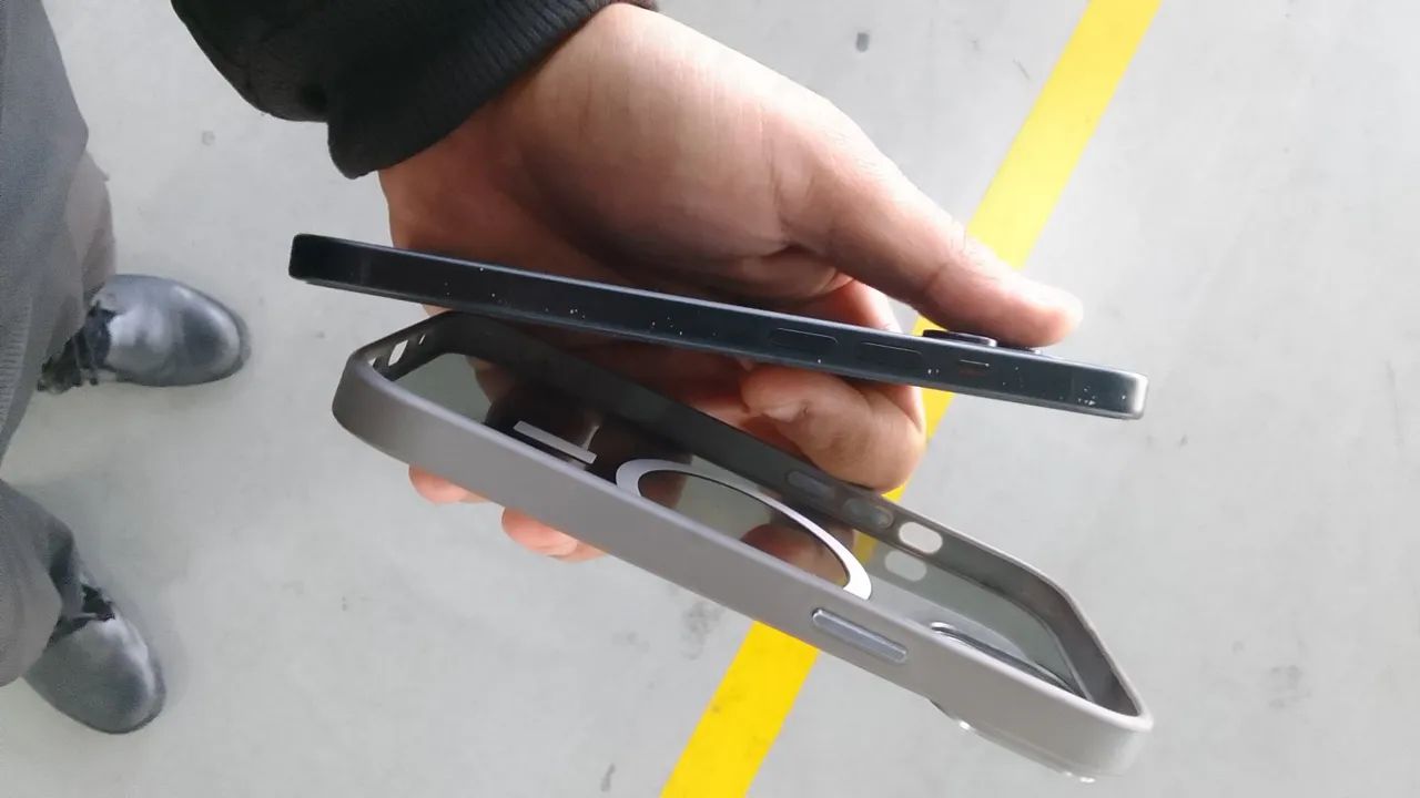 Iphone 15 Black - 128Gb - Foto 4