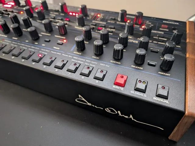 Sintetizador Analógico Oberheim Ob6 (módulo) - Foto 4