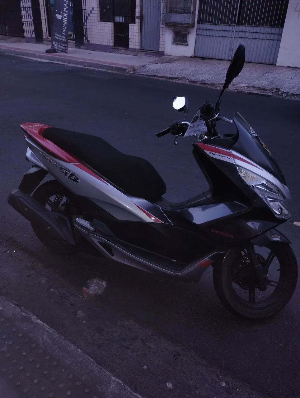 PCX sport 150 Só venda. neste telefone *