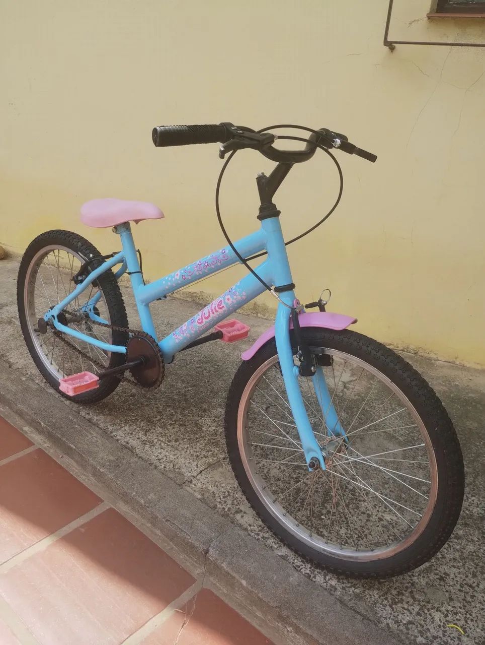 Bicicleta Julie aro 20 ótimo estado 