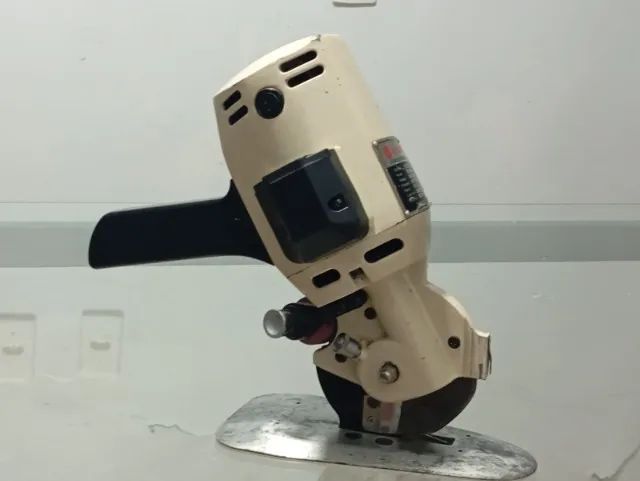 Maquina de cortar tecido singer