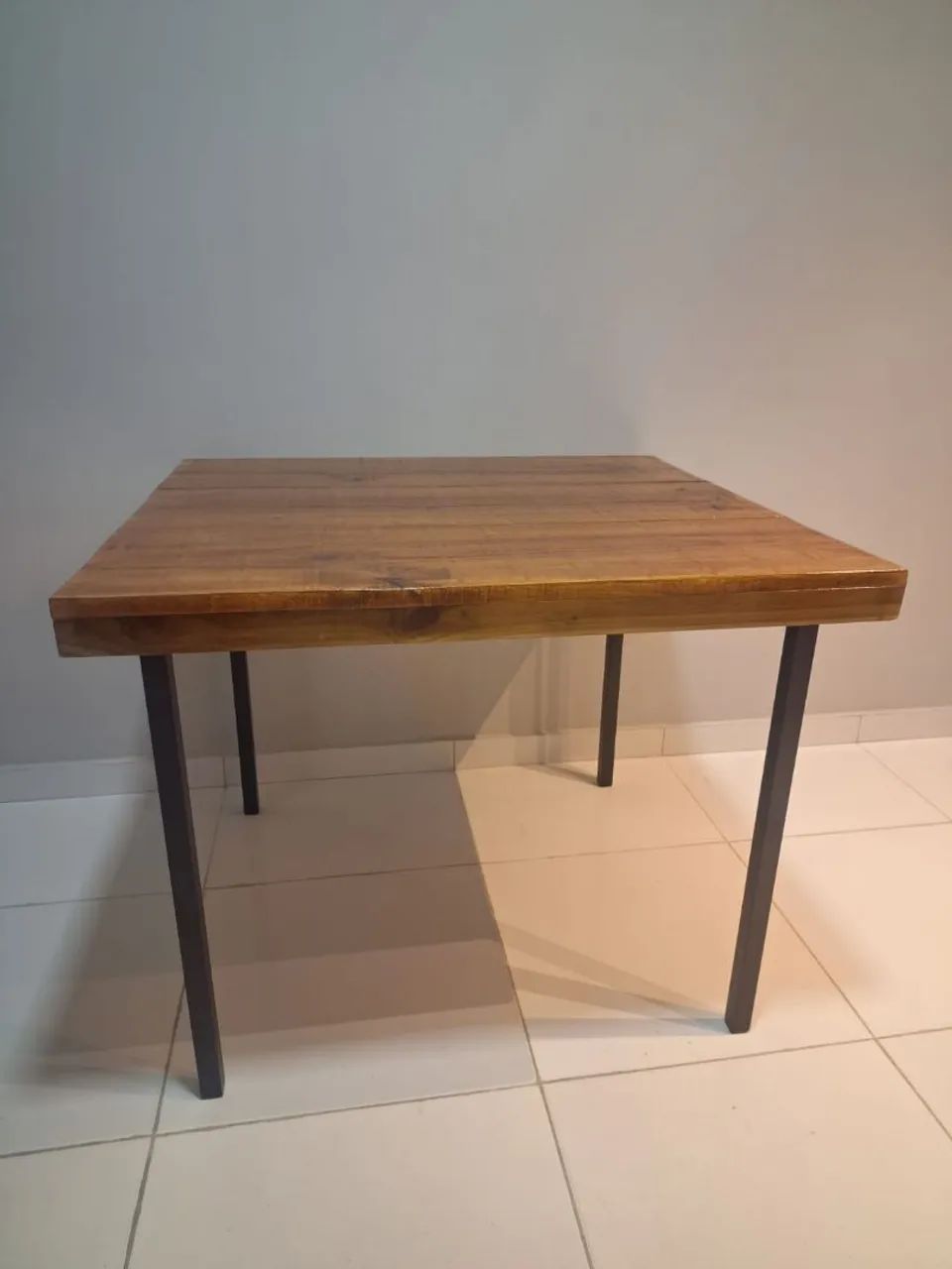 Mesa em Madeira - SEM AS CADEIRAS - Foto 4