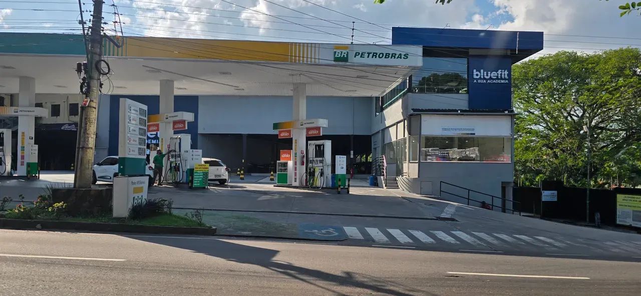 Propriedade com #Posto de Combustíveis + Galpões e Prédio comercial. Na Efigênio Sales - Foto 4