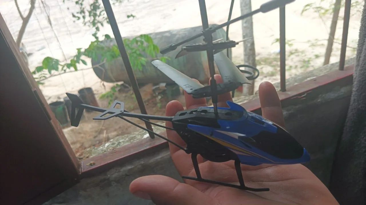 Helicóptero de controle  - Foto 4