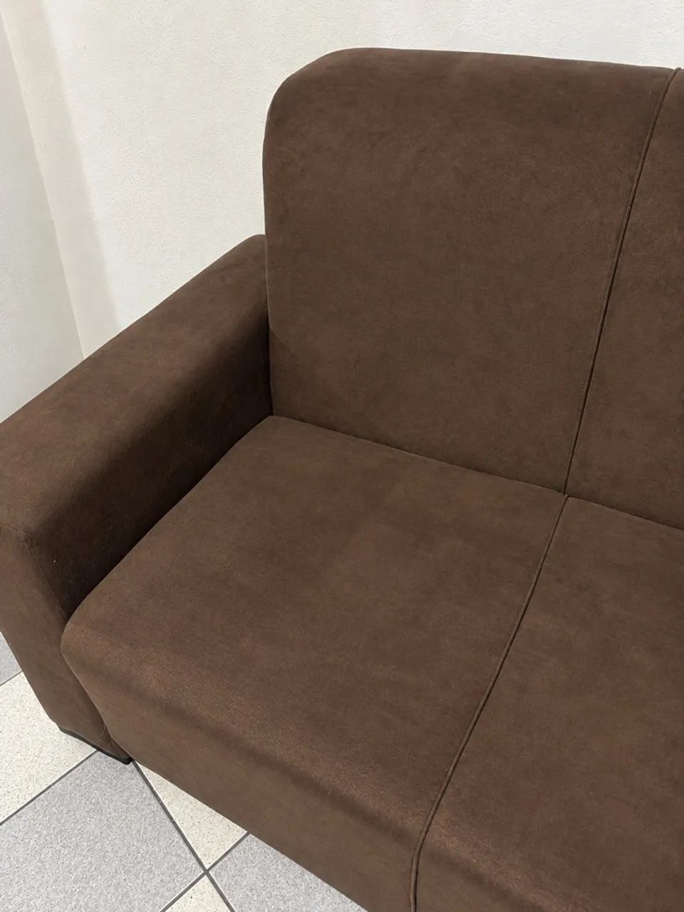 Sofá 3 lugares - Seminovo, excelente estado - Foto 3