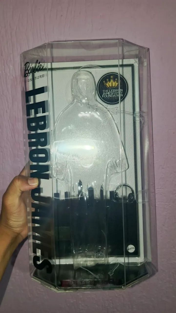 Boneco Ken LeBron James  - Foto 2