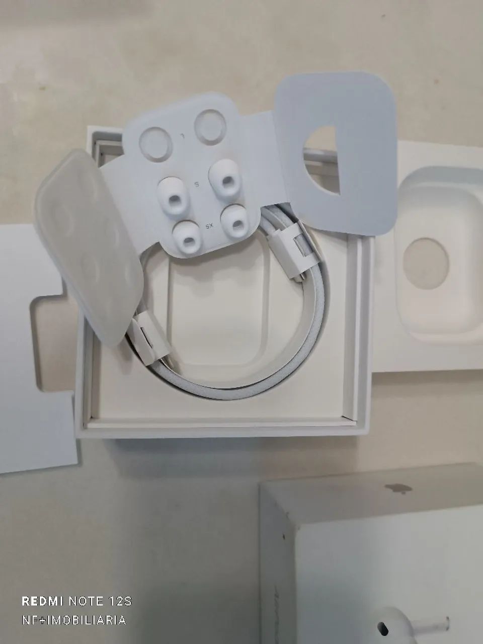 Caixa IPod Pro + Cabo Original e 02 pares de protetores de ouvido